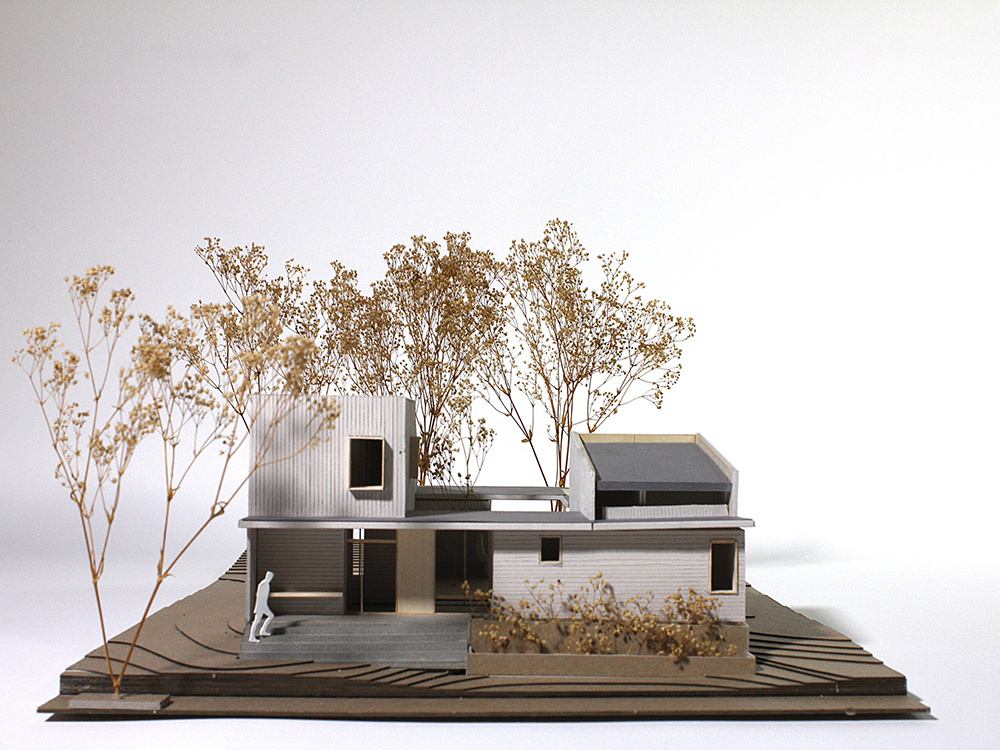 Courtyard House — physical model, street view